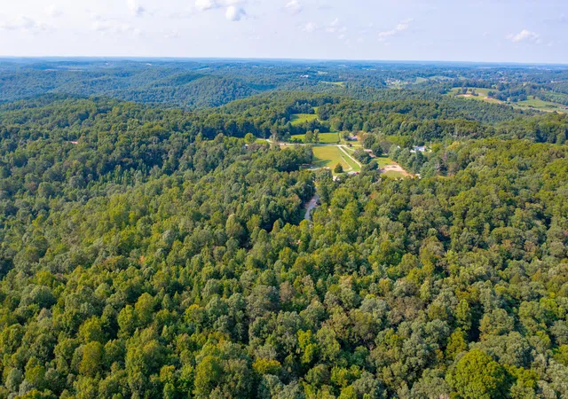 Photo 3 of House for sale at 2685 E Highway 1376, East Bernstadt, KY 40729 | MLS# 26022408 | Listing updated on 2026-08-18