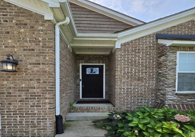 Photo 1 of Single family home for sale at 100 Stephen Dr, Georgetown, KY 40324 | MLS# 26022023 | Listing updated on 2026-10-09