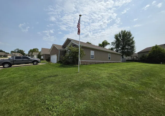 Photo 2 of Single family home for sale at 100 Stephen Dr, Georgetown, KY 40324 | MLS# 26022023 | Listing updated on 2026-10-09