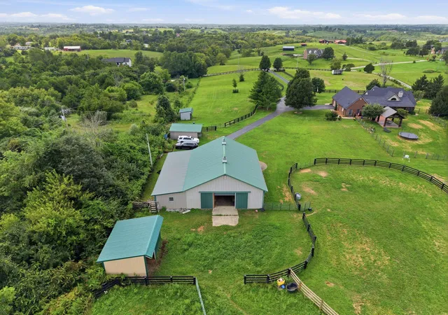 Photo 3 of Sale Pending at 413 Hackett Pike, Richmond, KY 40475 | MLS# 26022635 | Listing updated on 2026-09-12