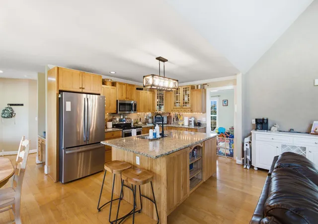 Photo 4 of Sale Pending at 413 Hackett Pike, Richmond, KY 40475 | MLS# 26022635 | Listing updated on 2026-09-12
