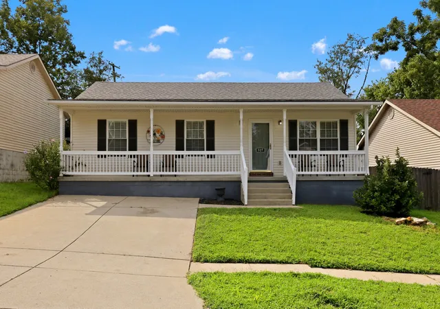 Photo 1 of Single family home for sale at 527 Hidden Hills Way, Winchester, KY 40391 | MLS# 26022078 | Listing updated on 2026-09-18