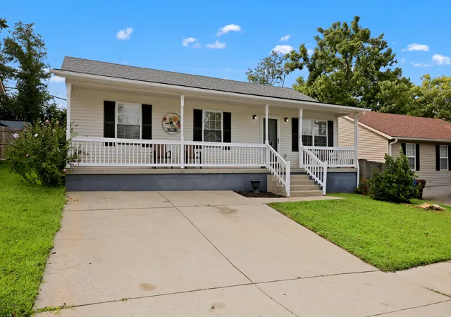 Photo 2 of Single family home for sale at 527 Hidden Hills Way, Winchester, KY 40391 | MLS# 26022078 | Listing updated on 2026-09-18