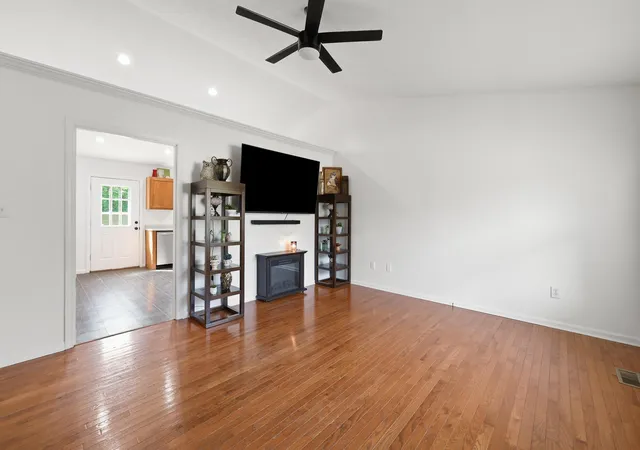 Photo 3 of Single family home for sale at 527 Hidden Hills Way, Winchester, KY 40391 | MLS# 26022078 | Listing updated on 2026-09-18