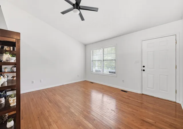Photo 3 of Single family home for sale at 527 Hidden Hills Way, Winchester, KY 40391 | MLS# 26022078 | Listing updated on 2026-09-18