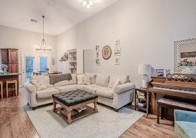 Photo 2 of Sale Pending at 2848 Gateway Park Ln, Lexington, KY 40511 | MLS# 26022068 | Listing updated on 2026-09-19