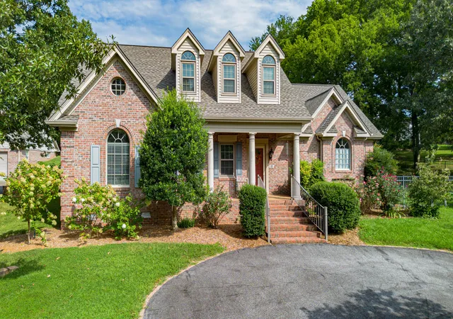 Photo 1 of Sale Pending at 18 Alle De Jeanne, Paducah, KY 42001 | MLS# 26022524 | Listing updated on 2026-08-20