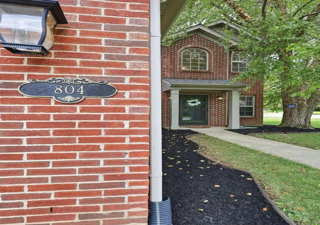 Photo 2 of Single family home for sale at 804 Winding Oak Trl, Lexington, KY 40511 | MLS# 26022898 | Listing updated on 2026-09-20