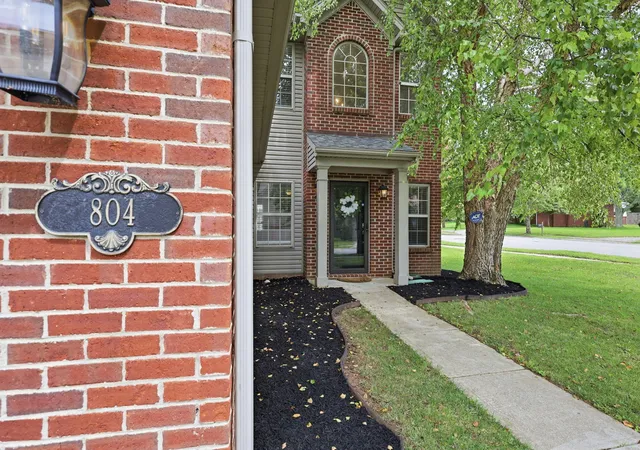 Photo 3 of Single family home for sale at 804 Winding Oak Trl, Lexington, KY 40511 | MLS# 26022898 | Listing updated on 2026-09-20