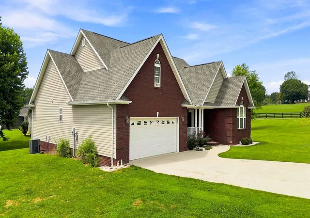 Photo 3 of Single family home for sale at 66 Birch Crk Ln, East Bernstadt, KY 40729 | MLS# 26022169 | Listing updated on 2026-08-15