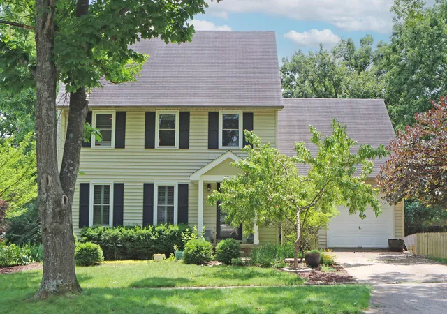 Photo 2 of Single family home for sale at 1712 Brk Park Dr, Lexington, KY 40515 | MLS# 26022079 | Listing updated on 2026-08-27