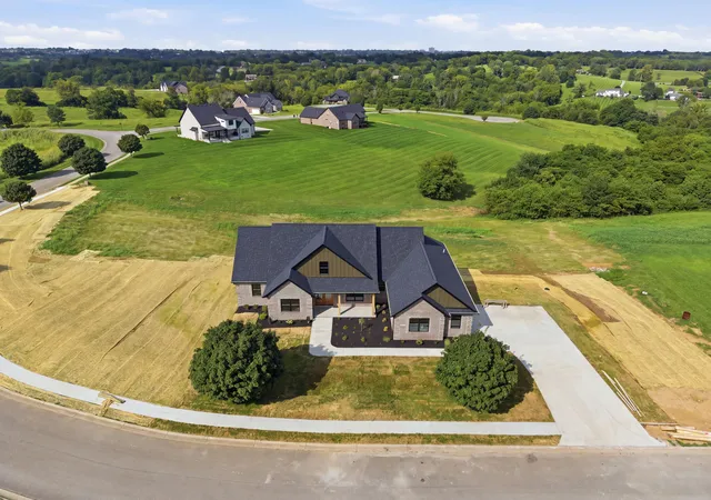 Photo 2 of Single family home for sale at 966 Champion Way, Richmond, KY 40475 | MLS# 26022098 | Listing updated on 2026-09-14