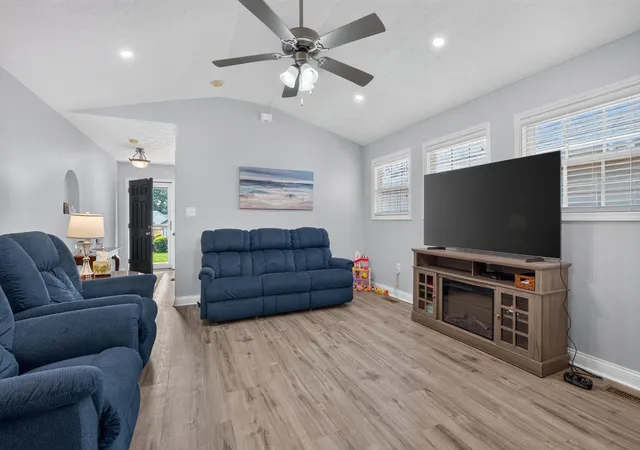 Photo 3 of Single family home for sale at 493 Joseph Bryan Way, Lexington, KY 40514 | MLS# 26022095 | Listing updated on 2026-09-16