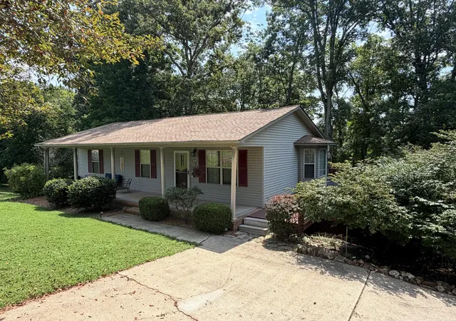 Photo 3 of Single family home for sale at 133 Cherokee Ct, Cadiz, KY 42211 | MLS# 26022157 | Listing updated on 2026-08-14