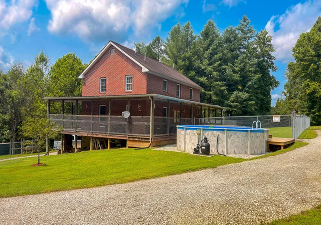 Photo 1 of Single family home for sale at 67 Pine Mountain Rd, Campton, KY 41301 | MLS# 26022159 | Listing updated on 2026-09-23