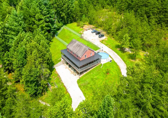 Photo 2 of Single family home for sale at 67 Pine Mountain Rd, Campton, KY 41301 | MLS# 26022159 | Listing updated on 2026-09-23
