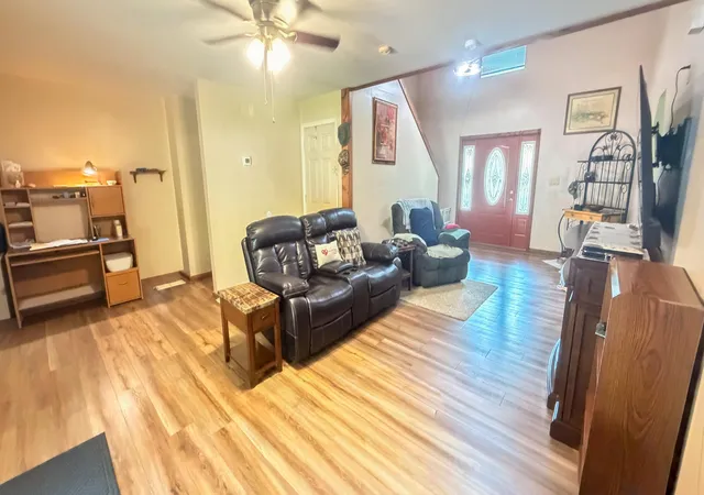 Photo 3 of Single family home for sale at 67 Pine Mountain Rd, Campton, KY 41301 | MLS# 26022159 | Listing updated on 2026-09-23