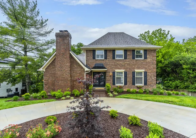 Photo 1 of Single family home for sale at 2063 Manor Dr, Lexington, KY 40502 | MLS# 26022118 | Listing updated on 2026-09-16