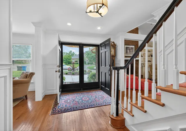 Photo 3 of Single family home for sale at 2063 Manor Dr, Lexington, KY 40502 | MLS# 26022118 | Listing updated on 2026-09-16