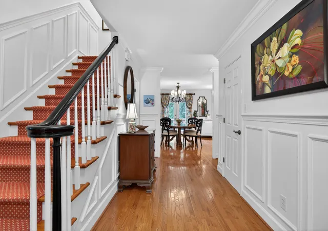 Photo 4 of Single family home for sale at 2063 Manor Dr, Lexington, KY 40502 | MLS# 26022118 | Listing updated on 2026-09-16