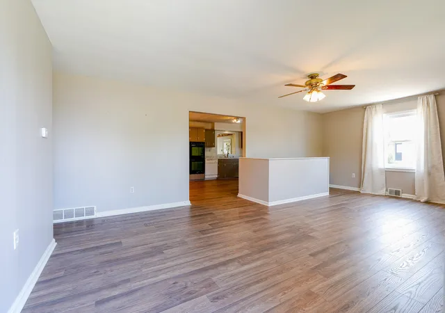 Photo 3 of Single family home for sale at 15 Kittison Dr, Winchester, KY 40391 | MLS# 26022208 | Listing updated on 2026-08-30