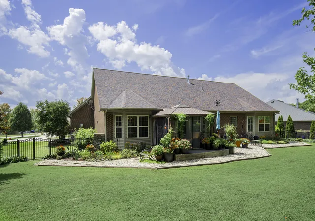 Photo 31 of Sale Pending at 4040 Greentree Rd, Versailles, KY 40383 | MLS# 26022384 | Listing updated on 2026-09-09