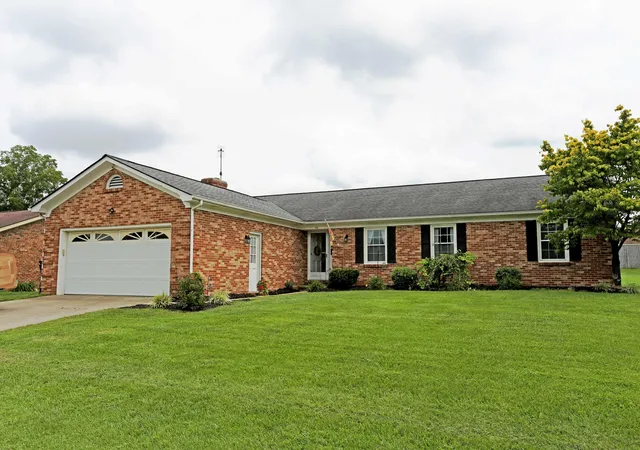 Photo 1 of Single family home for sale at 200 Ironwood Dr, Nicholasville, KY 40356 | MLS# 26022188 | Listing updated on 2026-10-05