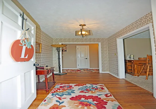 Photo 2 of Single family home for sale at 200 Ironwood Dr, Nicholasville, KY 40356 | MLS# 26022188 | Listing updated on 2026-10-05