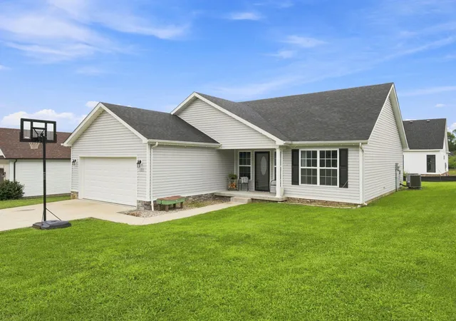 Photo 1 of Single family home for sale at 130 Elk Dr, Stamping Ground, KY 40379 | MLS# 26022166 | Listing updated on 2026-09-30