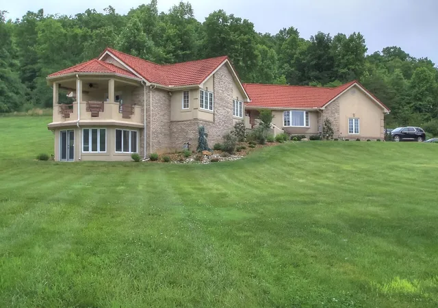 Photo 2 of Single family home for sale at 532 Becks Crk Rd, Williamsburg, KY 40769 | MLS# 26022158 | Listing updated on 2026-09-12