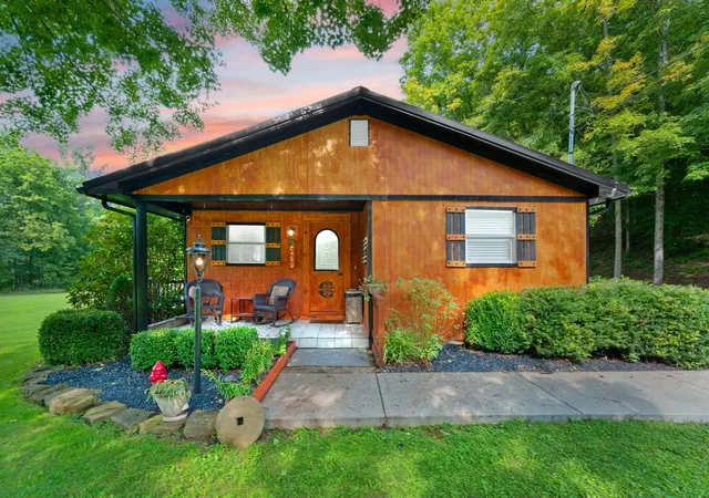 Photo 1 of Sale Pending at 257 Austin Rd, Olive Hill, KY 41164 | MLS# 26022224 | Listing updated on 2026-09-10