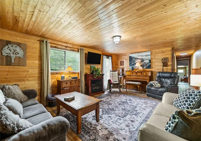Photo 3 of Sale Pending at 257 Austin Rd, Olive Hill, KY 41164 | MLS# 26022224 | Listing updated on 2026-09-10