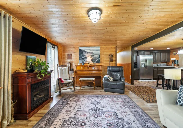 Photo 3 of Sale Pending at 257 Austin Rd, Olive Hill, KY 41164 | MLS# 26022224 | Listing updated on 2026-09-10