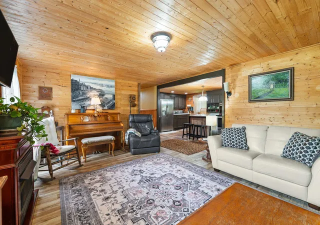 Photo 4 of Sale Pending at 257 Austin Rd, Olive Hill, KY 41164 | MLS# 26022224 | Listing updated on 2026-09-10