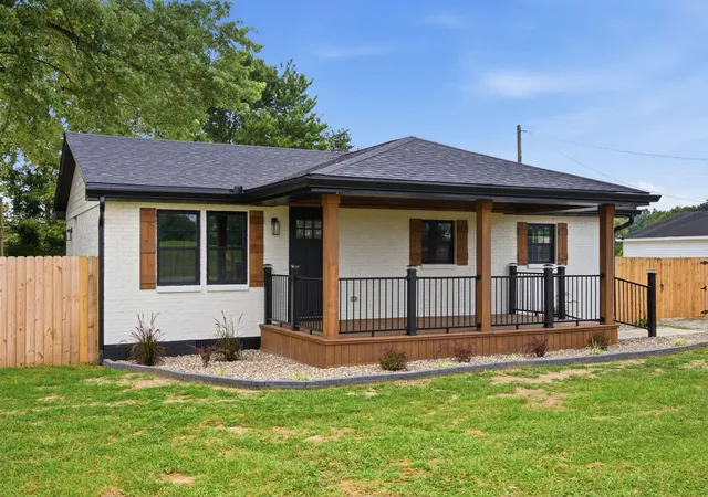 Photo 3 of Sale Pending at 650 Bedford Rd, Jeffersonville, KY 40337 | MLS# 26022185 | Listing updated on 2026-09-18