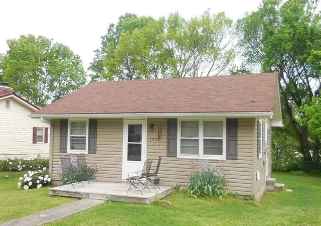 Photo 1 of Sale Pending at 109 George St, Berea, KY 40403 | MLS# 26022213 | Listing updated on 2026-08-15