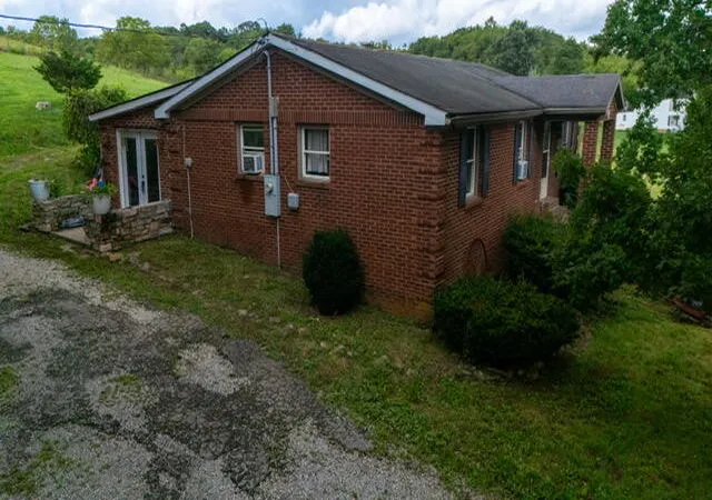 Photo 3 of Single family home for sale at 830 Gunnell Rd, Georgetown, KY 40324 | MLS# 26023575 | Listing updated on 2026-09-28