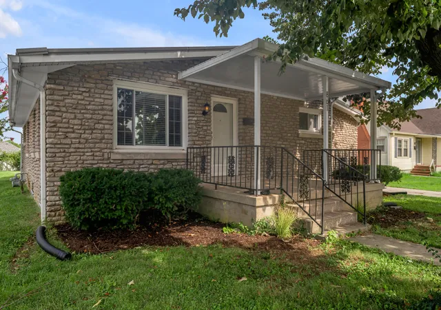 Photo 1 of Single family home for sale at 861 Chestnut Dr, Frankfort, KY 40601 | MLS# 26022196 | Listing updated on 2026-08-24