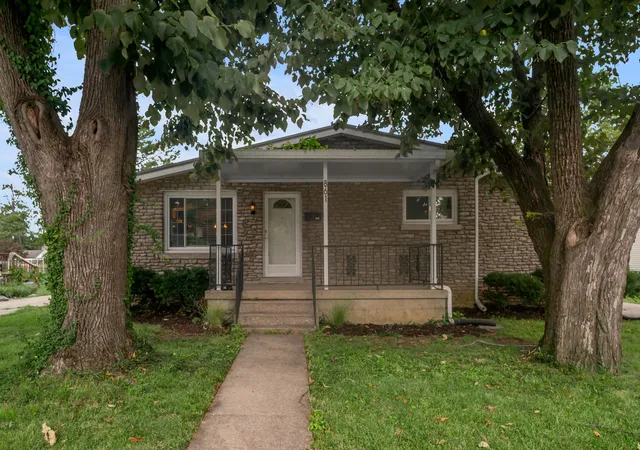 Photo 2 of Single family home for sale at 861 Chestnut Dr, Frankfort, KY 40601 | MLS# 26022196 | Listing updated on 2026-08-24