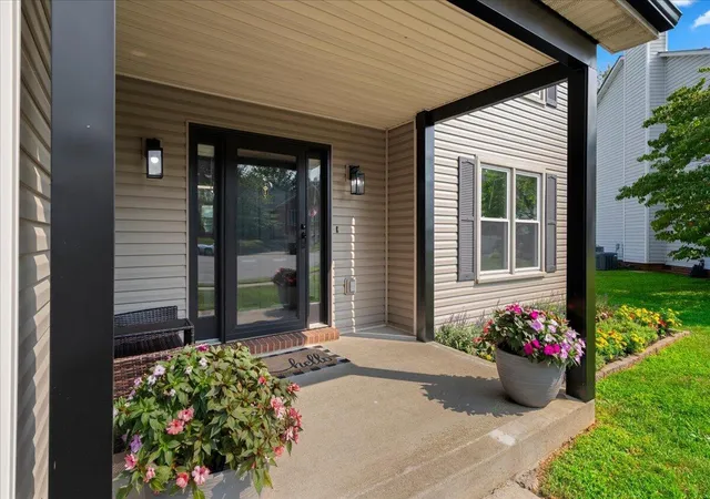 Photo 3 of Sale Pending at 4804 Burdock Pl, Lexington, KY 40514 | MLS# 26022197 | Listing updated on 2026-08-16