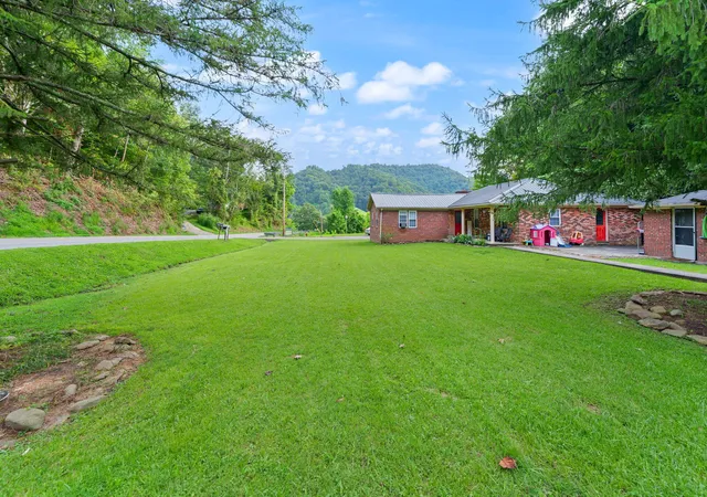 Photo 3 of Single family home for sale at 1540 Ky 1524, Manchester, KY 40962 | MLS# 26022191 | Listing updated on 2026-08-29