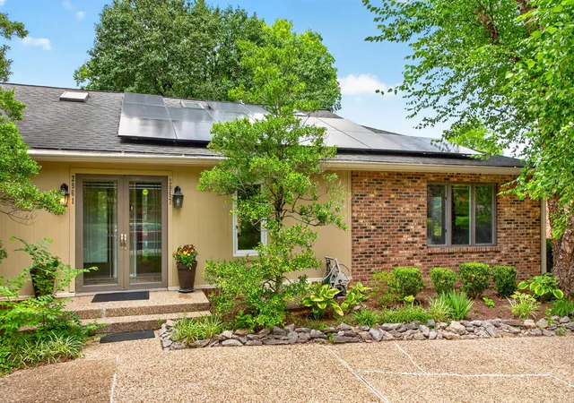 Photo 1 of Townhouse for sale at 2957 Candlelight Way, Lexington, KY 40502 | MLS# 26022199 | Listing updated on 2026-09-12