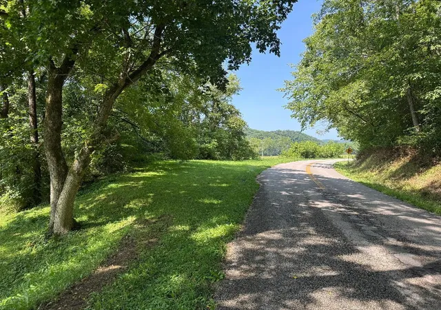 Photo 2 of Single family home for sale at 4283 Little S Rd, Gravel Switch, KY 40328 | MLS# 26022215 | Listing updated on 2026-08-29