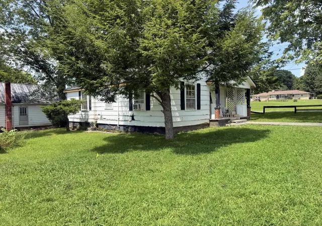Photo 3 of Single family home for sale at 403 Ridgewood Ave, Monticello, KY 42633 | MLS# 26022210 | Listing updated on 2026-08-22