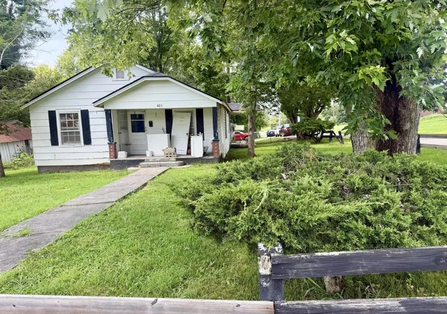 Photo 3 of Single family home for sale at 403 Ridgewood Ave, Monticello, KY 42633 | MLS# 26022210 | Listing updated on 2026-08-22