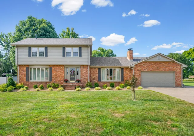 Photo 1 of Single family home for sale at 216 Par Pl, Hopkinsville, KY 42240 | MLS# 26022209 | Listing updated on 2026-08-15