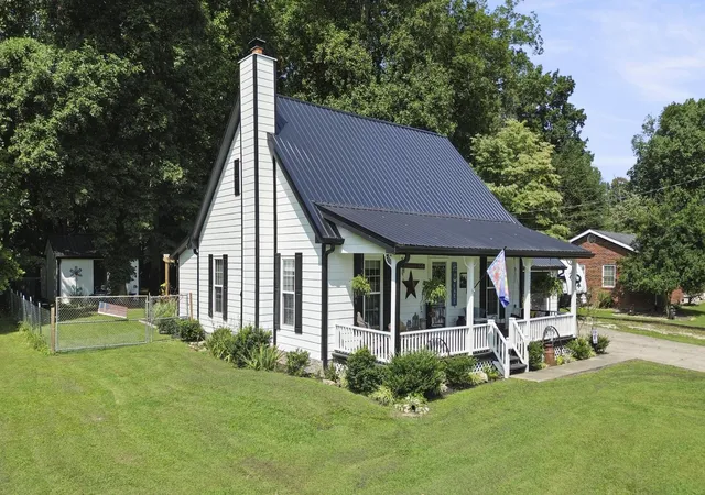Photo 3 of Single family home for sale at 229 Timberlake Dr, Bronston, KY 42518 | MLS# 26022252 | Listing updated on 2026-10-05