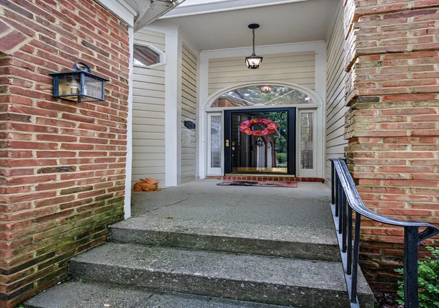 Photo 3 of Townhouse for sale at 1040 Heather Hills Ln, Lexington, KY 40511 | MLS# 26022231 | Listing updated on 2026-08-16