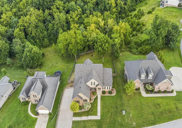 Photo 3 of Sale Pending at 102 Doe Ct, Georgetown, KY 40324 | MLS# 26022469 | Listing updated on 2026-10-13