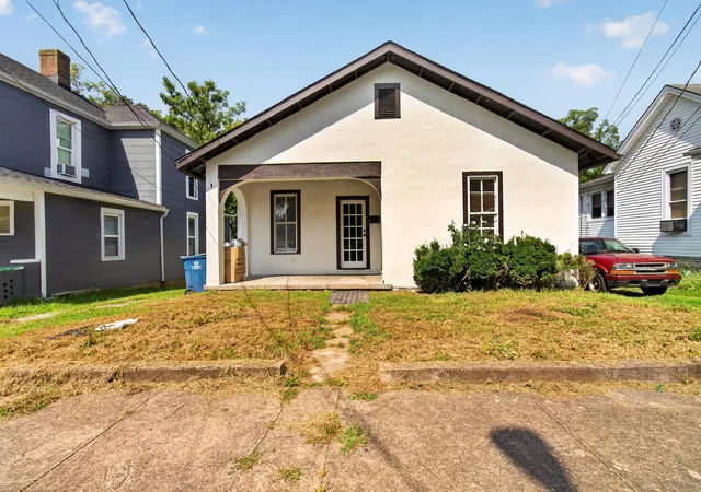 Single family home for sale at 335 N 5th Street, Danville, KY 40422 | MLS# 26022238